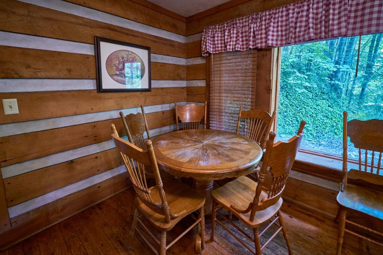 A Cabin In The Woods Pigeon Forge Exterior foto