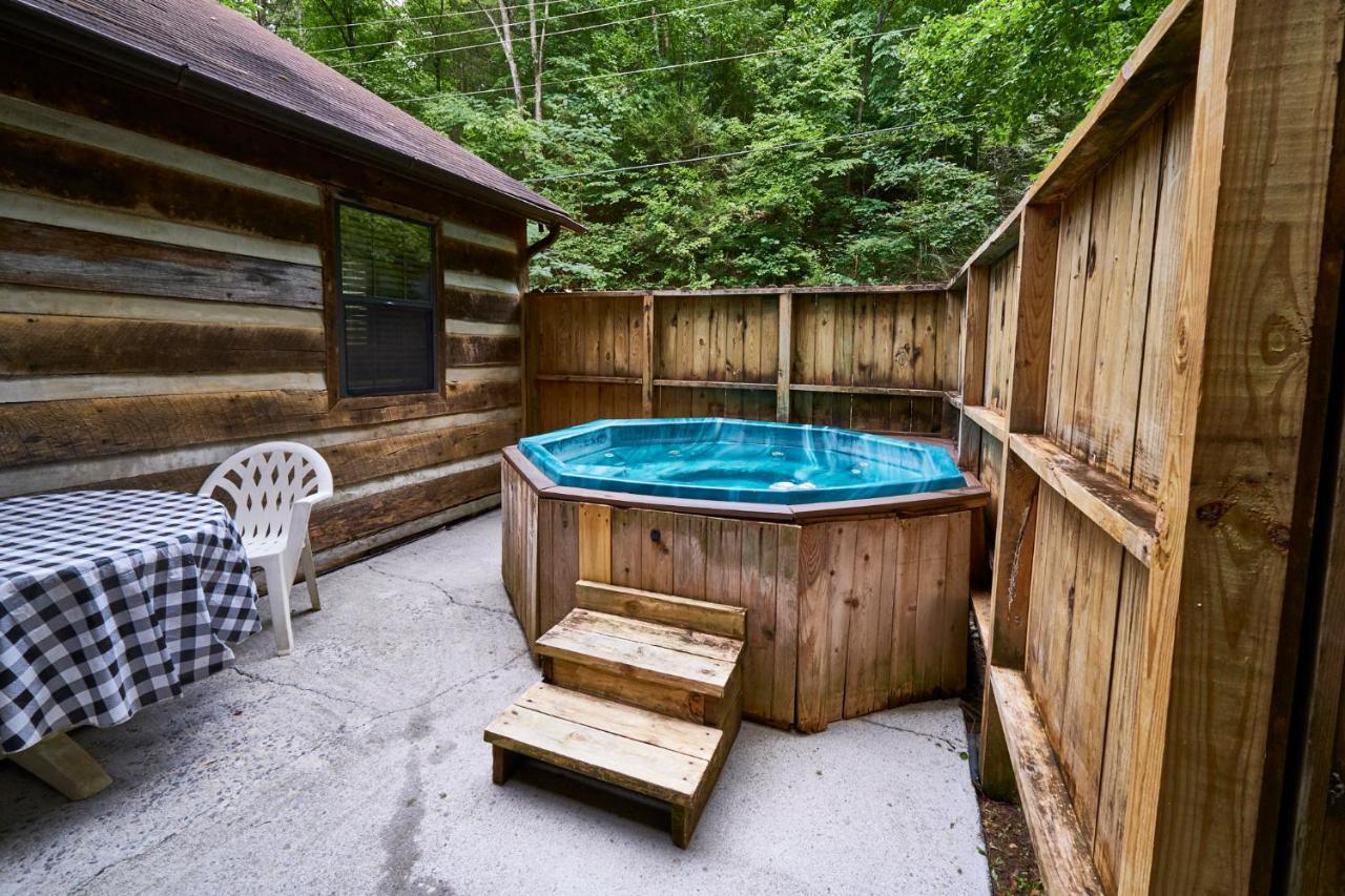 A Cabin In The Woods Pigeon Forge Exterior foto