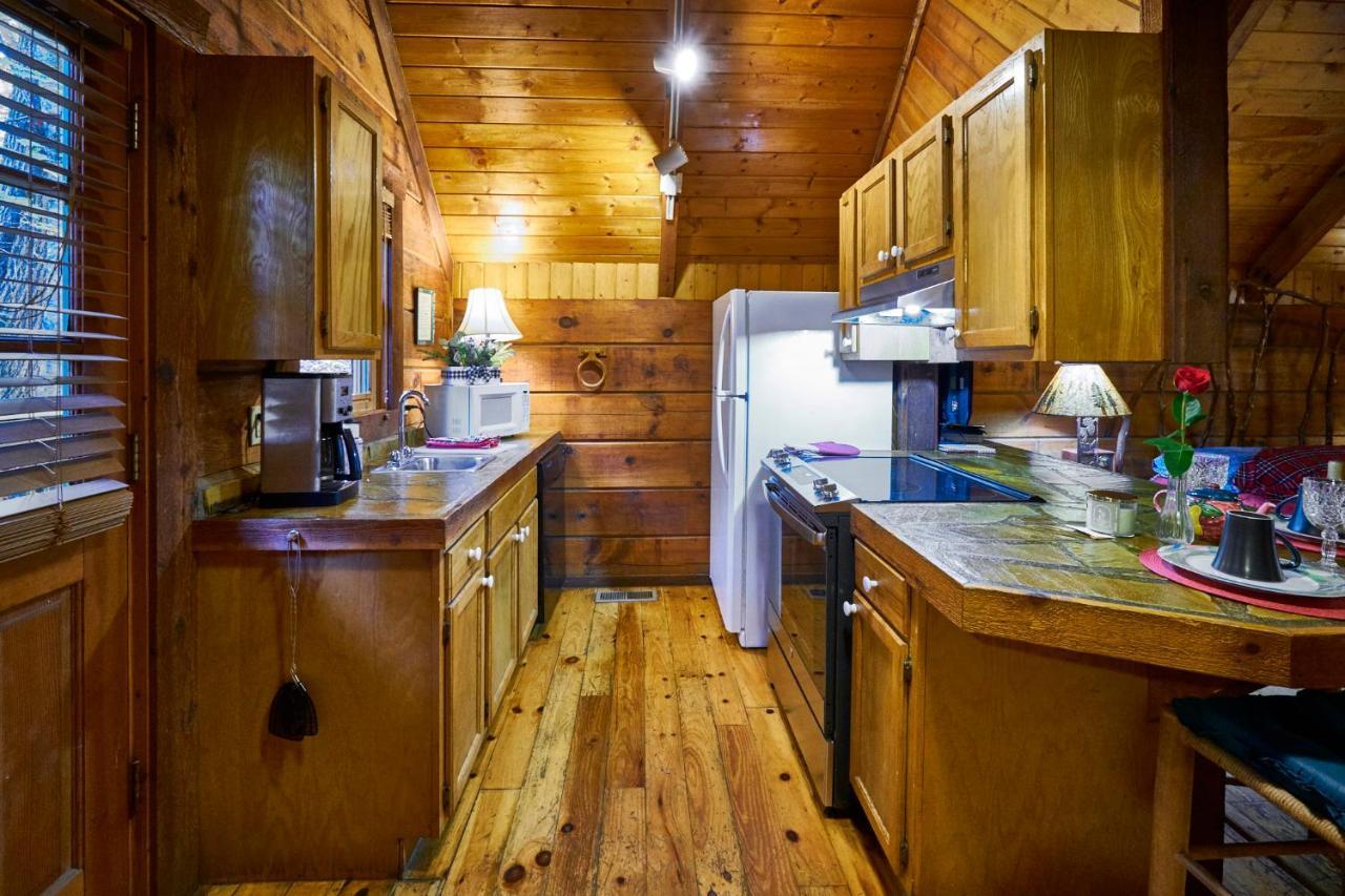 A Cabin In The Woods Pigeon Forge Exterior foto